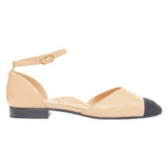 CHANEL nackt Lammfell Nähte Grosgrain CC Toe Cap Knöchelriemen Wohnungen EU38.5