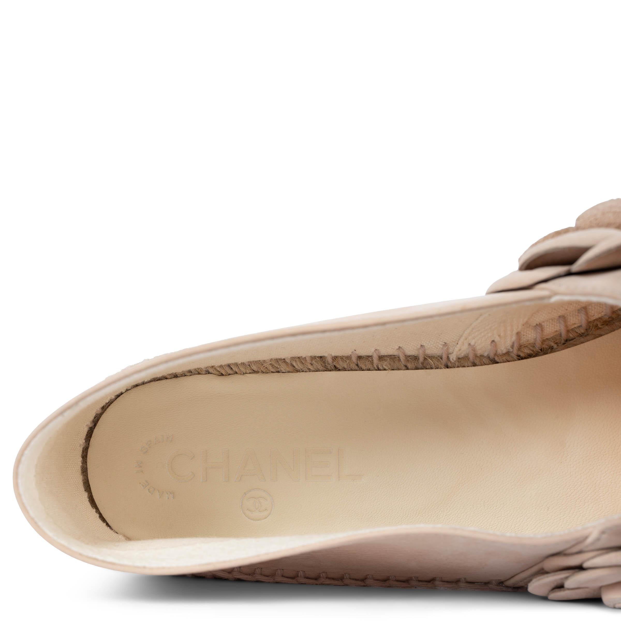 CHANEL nude leather 17C CUBA CAMELLIA Espadrilles Flats Shoes 42 fit 41 For Sale 2