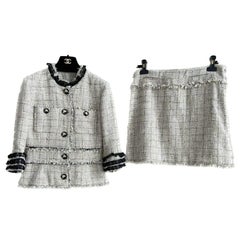 Chanel 21S Runway black-beige tweed skirt suit