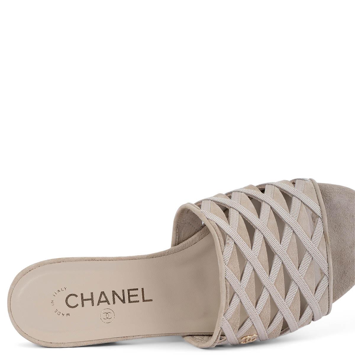 CHANEL nude suede & grosgrain 2020 SLIDE Sandals Shoes 37 For Sale 3