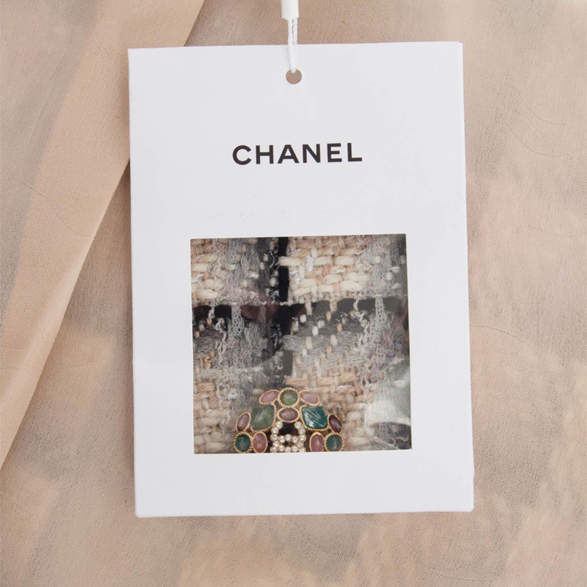 CHANEL nude white grey cotton 2022 22K DOUBLE BREASTED TWEED Jacket 40 M For Sale 2