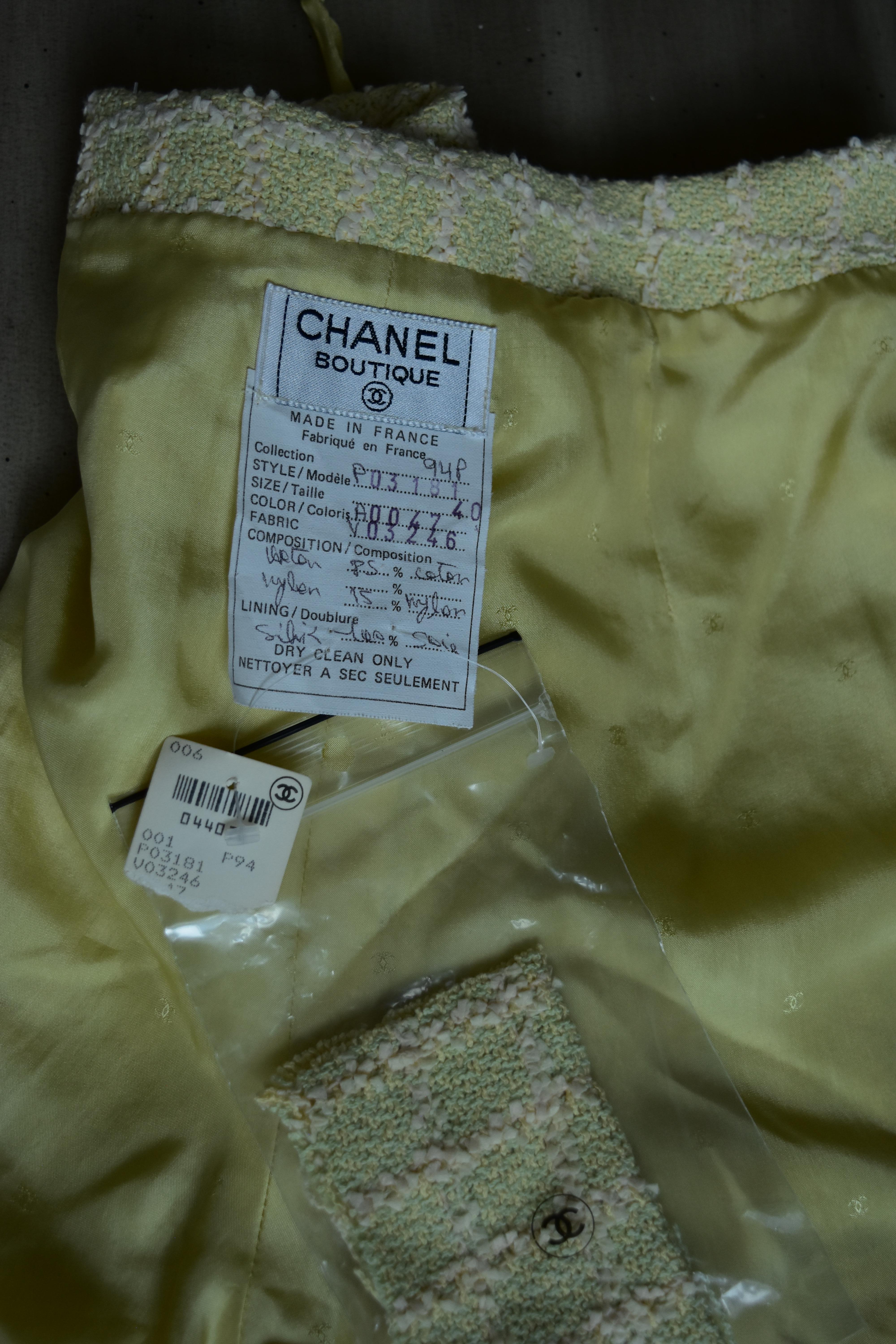 Chanel NWT 94P 1994 Runway Tweed Shorts Multicolor 40 and Fabric Swatch For Sale 1