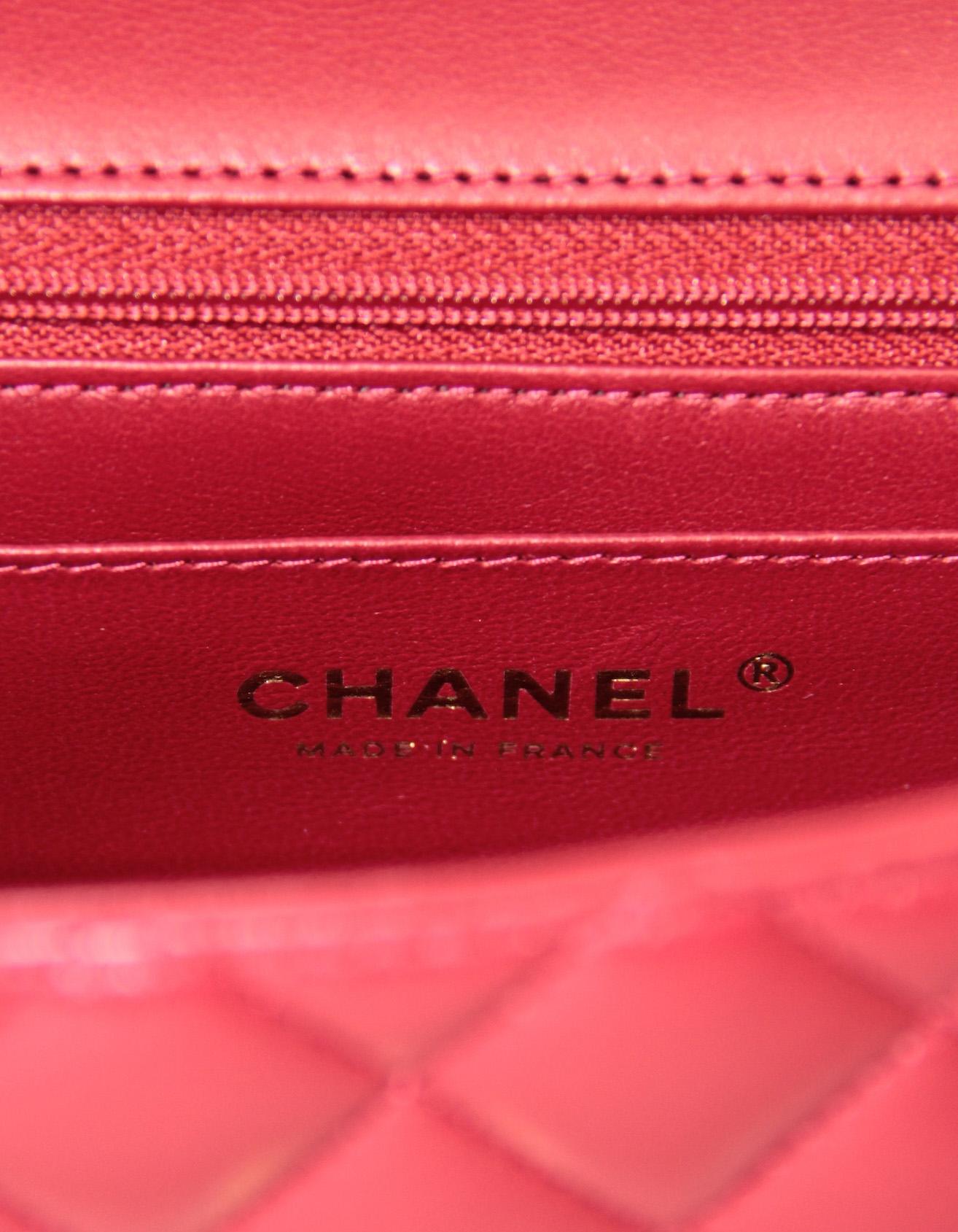 Chanel NWT Mini sac à main rectangulaire en cuir d'agneau rouge avec poignée en vente 4