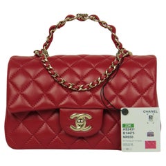 Chanel NWT Mini sac à main rectangulaire en cuir d'agneau rouge avec poignée