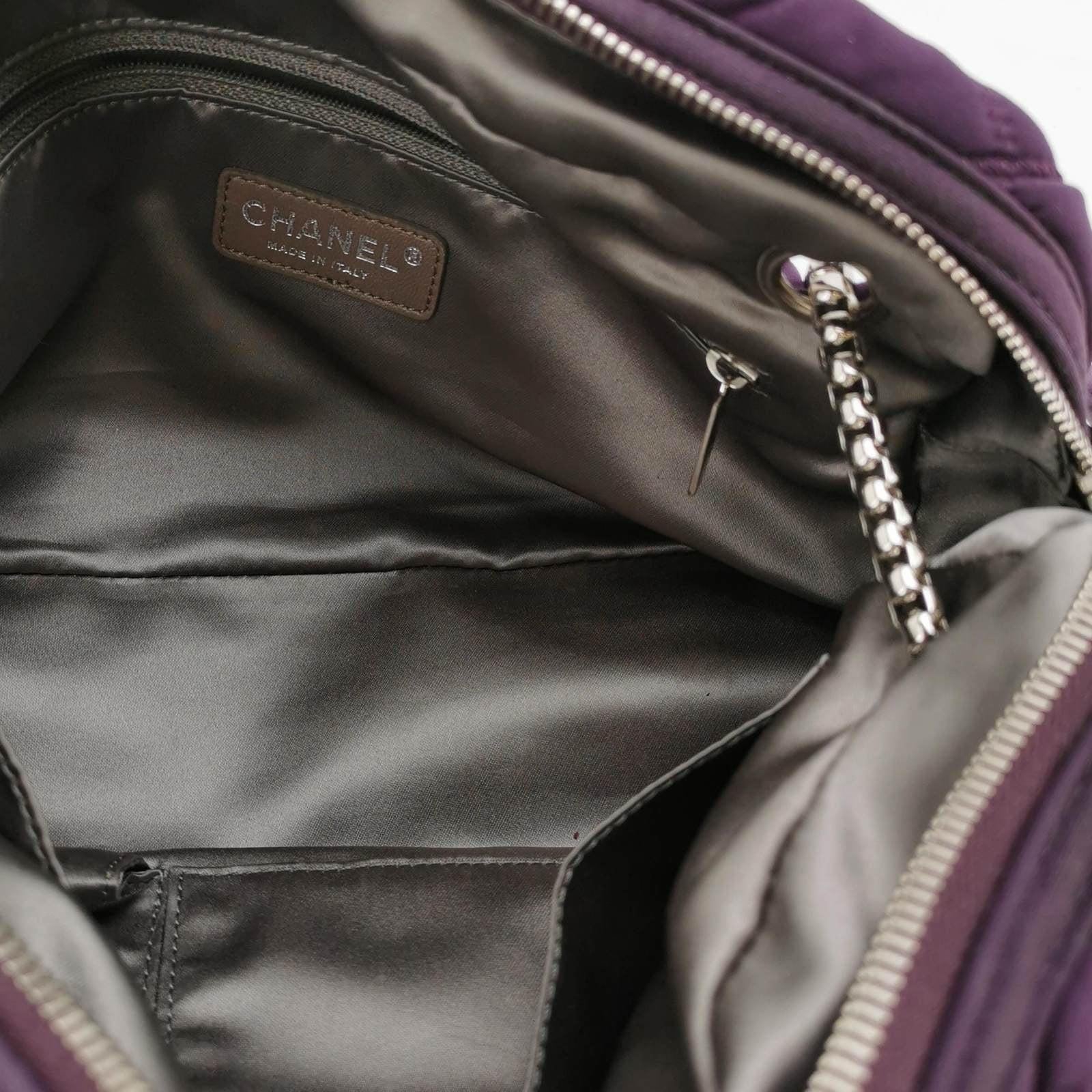 Chanel Nylon Blasen gestreifte gesteppte Akkordeon-Klappentasche in Lila 8