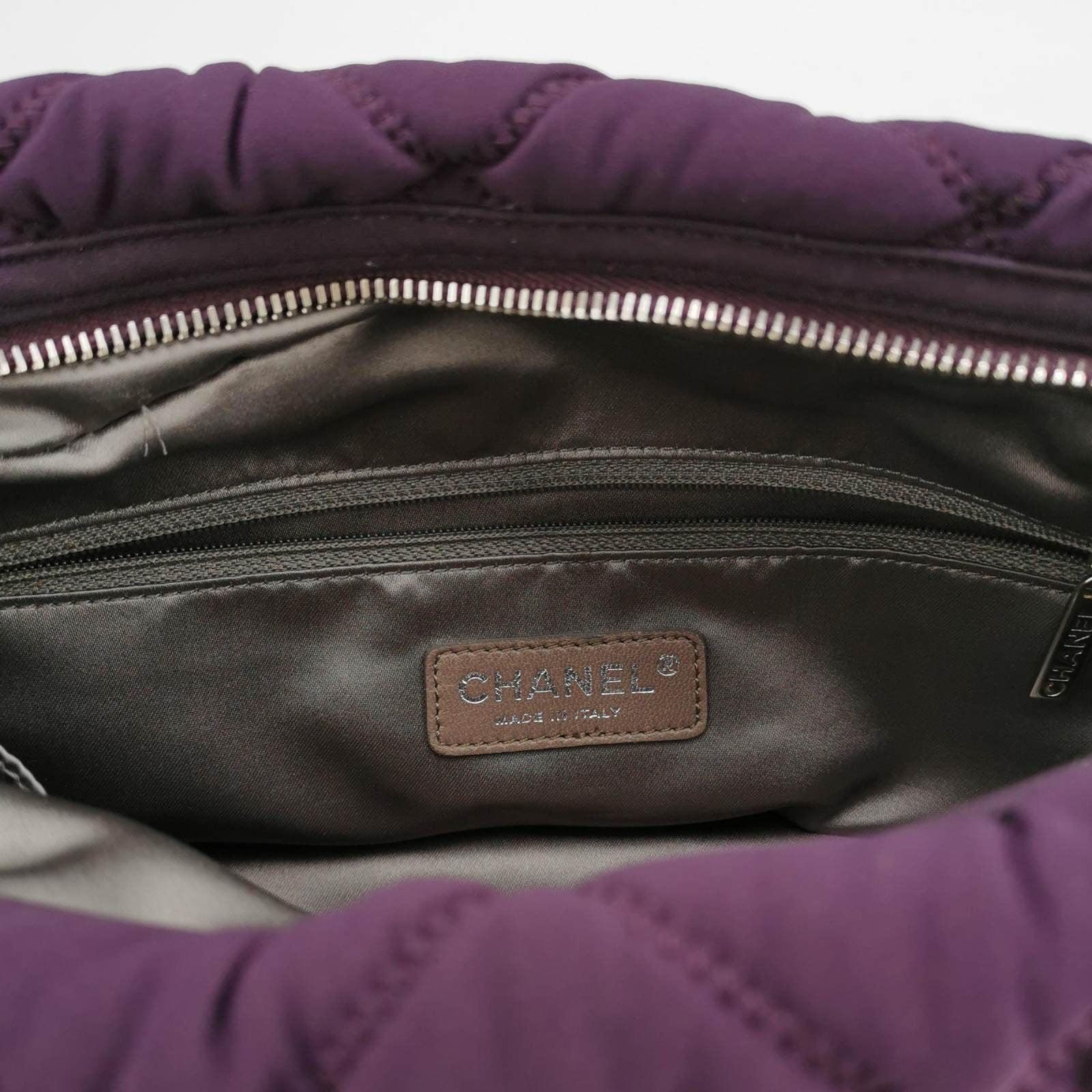 Chanel Nylon Blasen gestreifte gesteppte Akkordeon-Klappentasche in Lila Damen