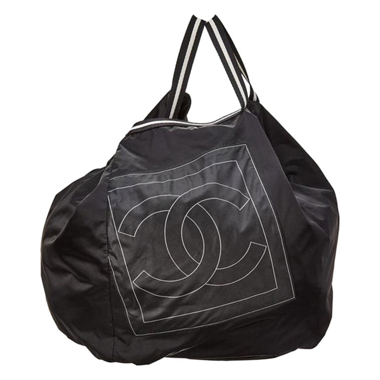 Kilimanjaro halvleder Brutal Chanel Nylon CC Logo Sporty Gym Bag For Sale at 1stDibs | chanel gym bag