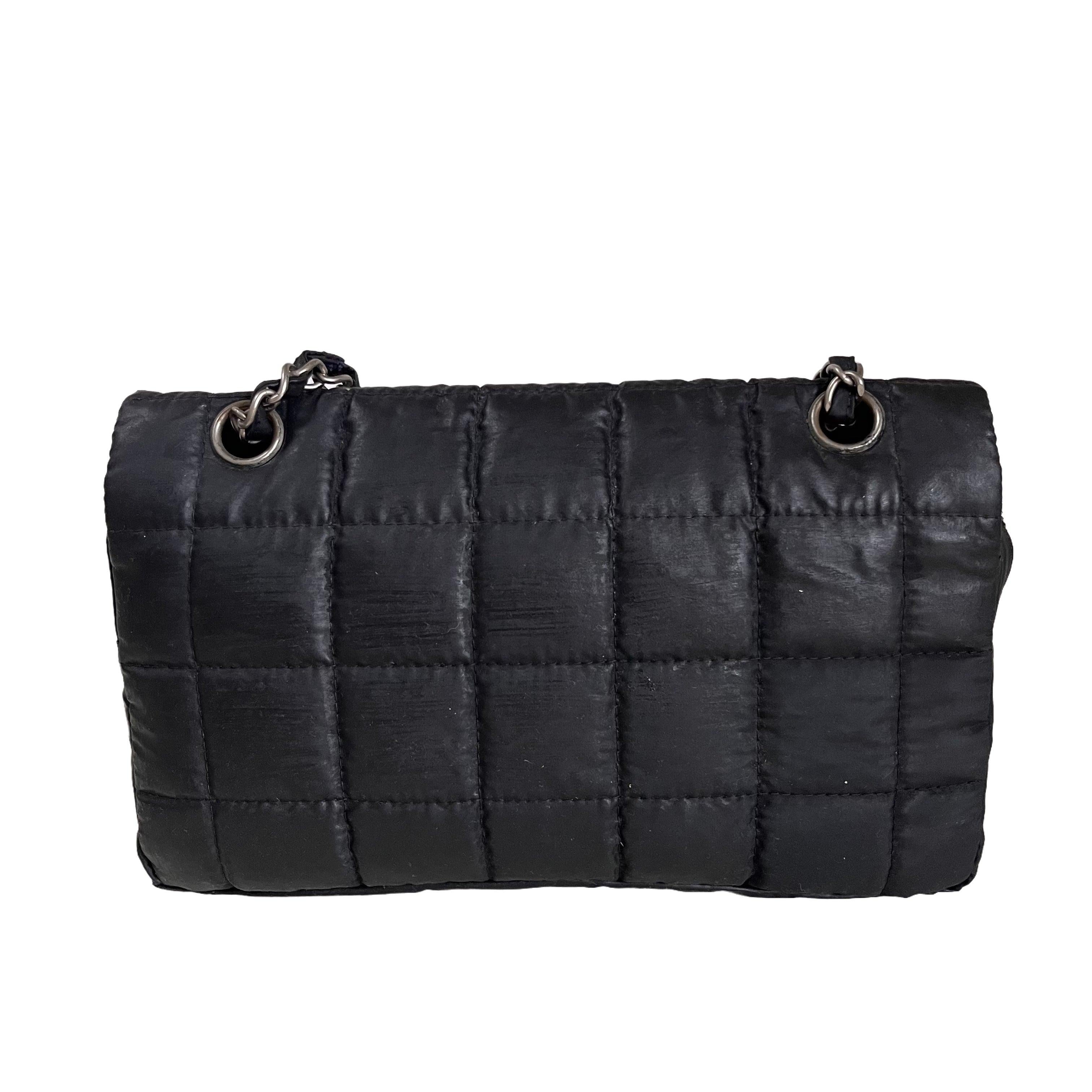 CHANEL Nylon Square Quilted Flap Bag Black Puffer Curved Bottom In Good Condition In AUBERVILLIERS, FR