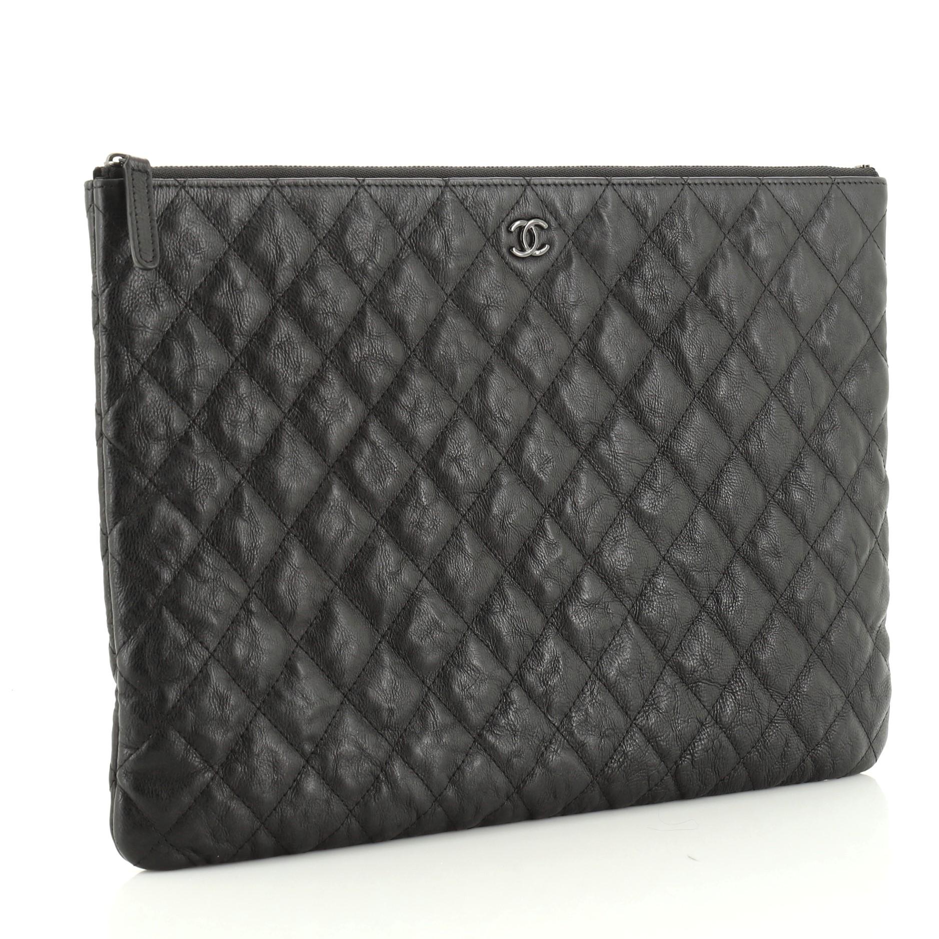 chanel o case clutch