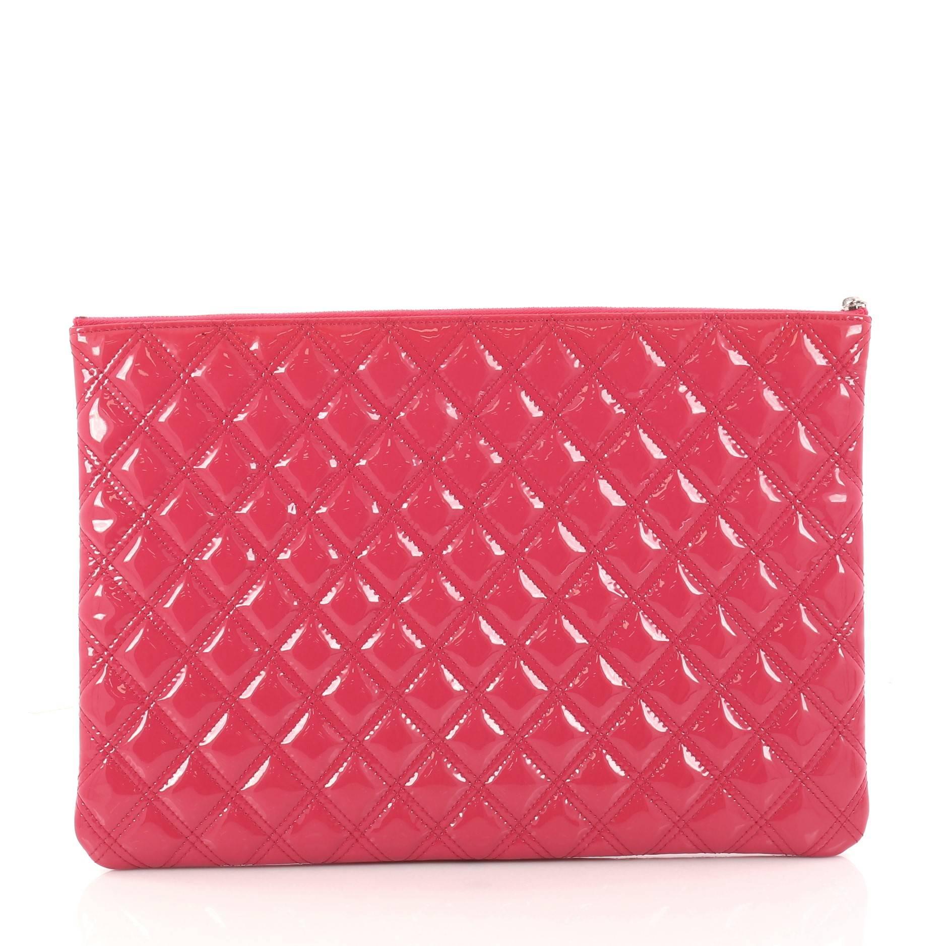 Chanel O Case Clutch Quilted Patent Large In Good Condition In NY, NY