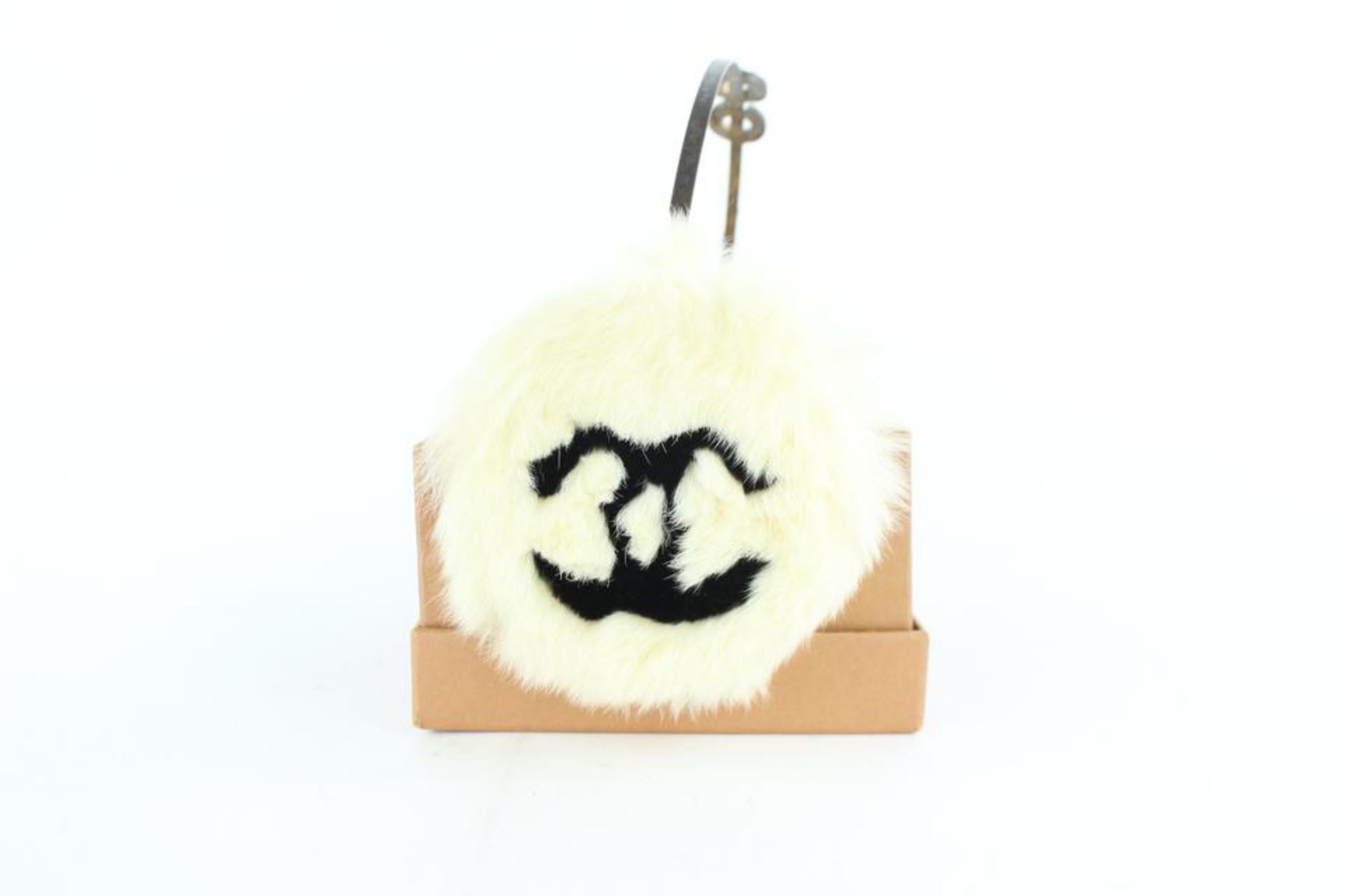 White Chanel Off-white 01a Lapin Rabbit Fur Coco Ear Muff 2cz0130 Hat For Sale