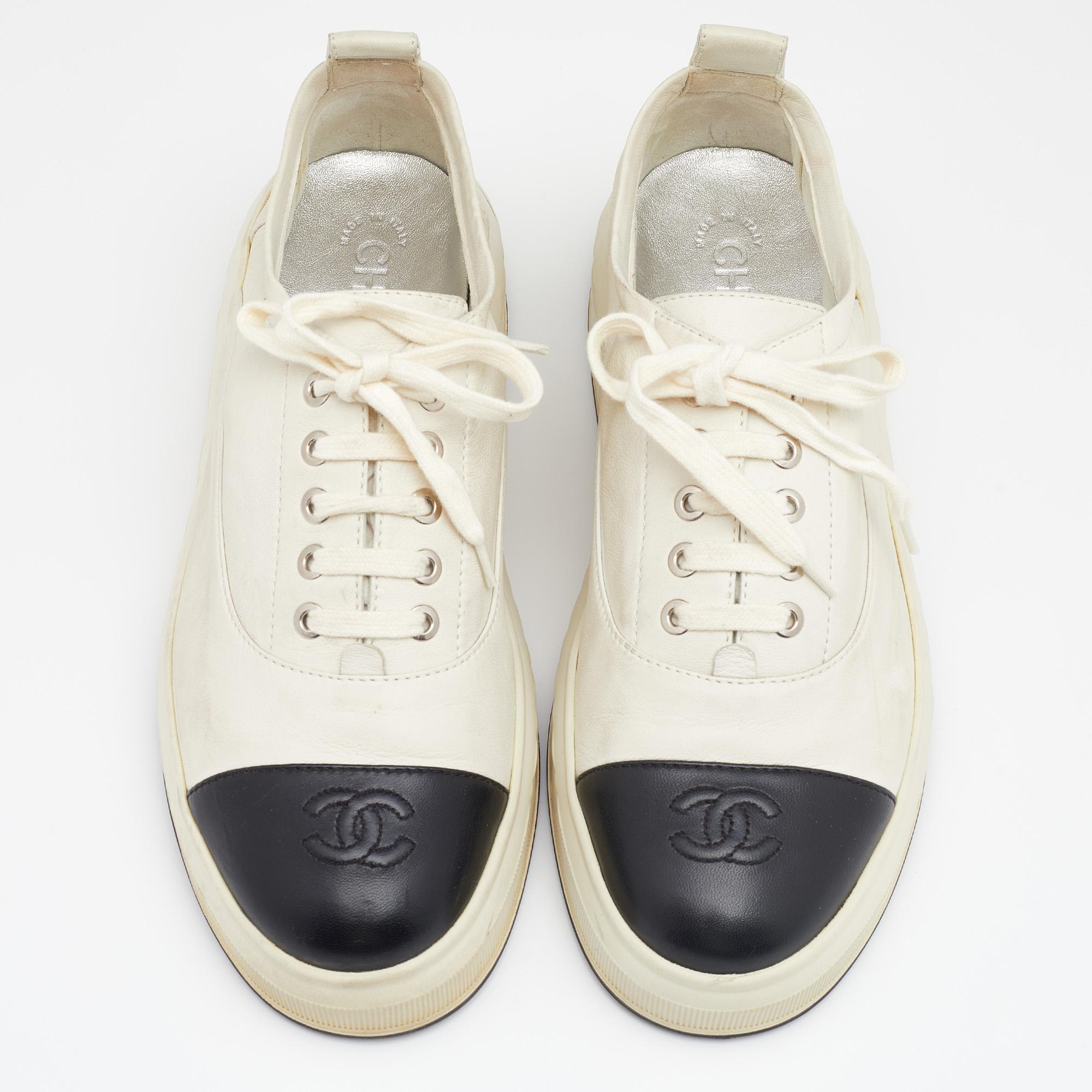 Beige Chanel Off White/Black Leather CC Cap Toe Oxford Sneakers Size 39