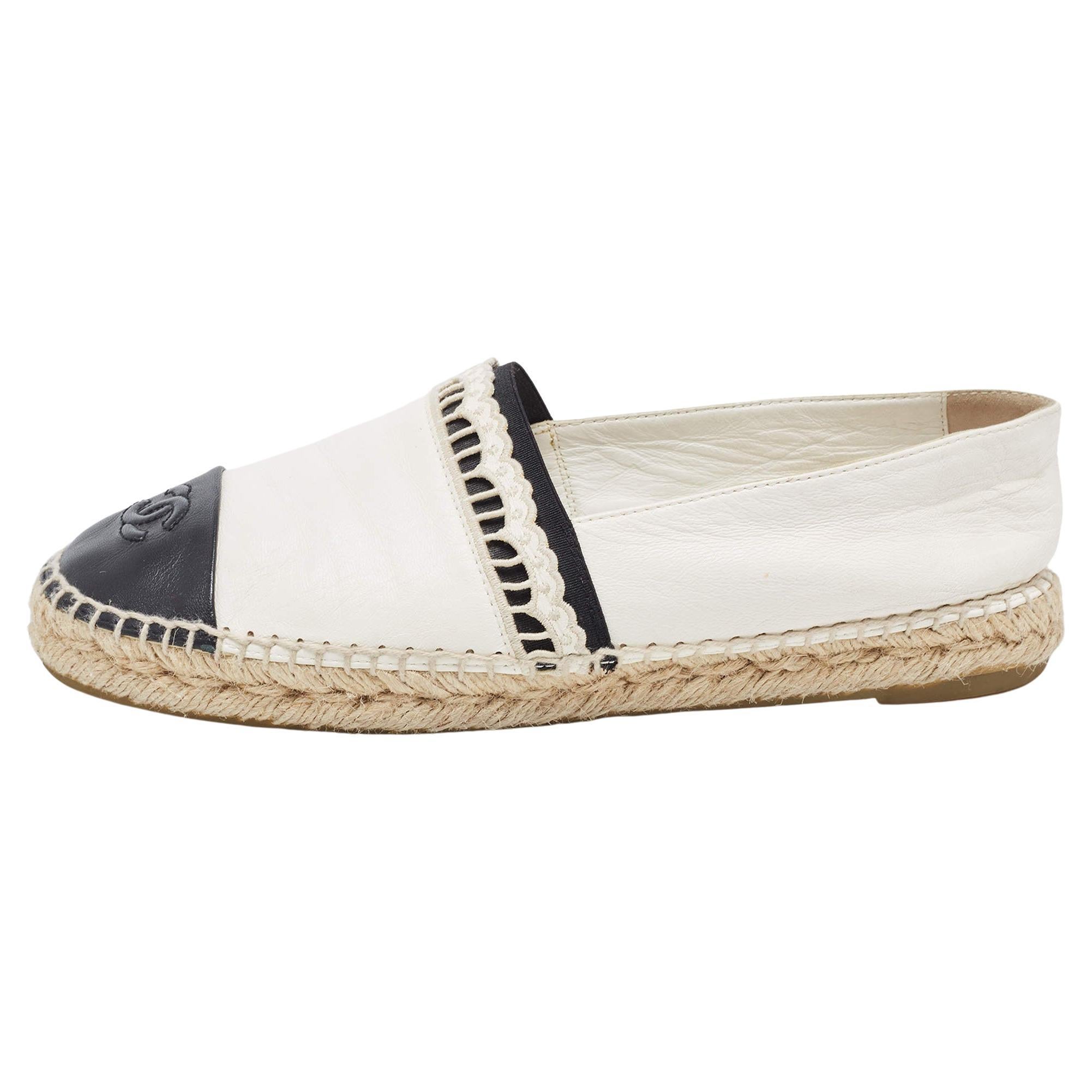 Chanel Off White/Black Leather CC Espadrille Flats Size 39