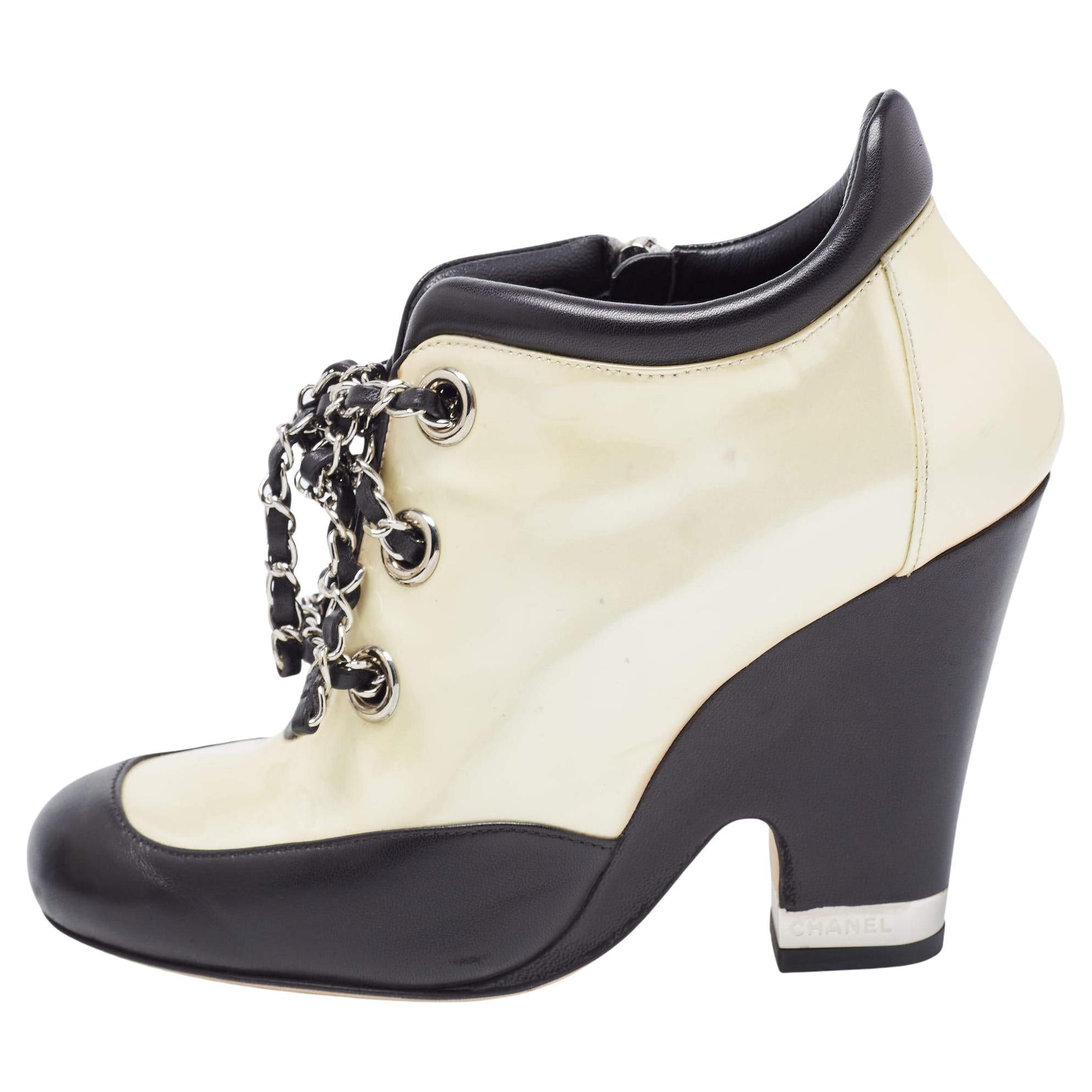 Chanel Off White/Black Patent and Leather Lace Up Ankle Boots Size 37 For Sale