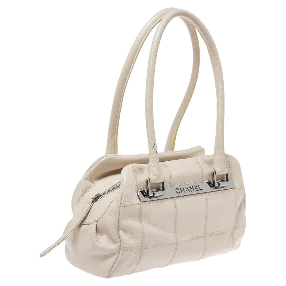 Chanel Off White Choco Bar Quilted Leather Logo Satchel In Good Condition In Dubai, Al Qouz 2