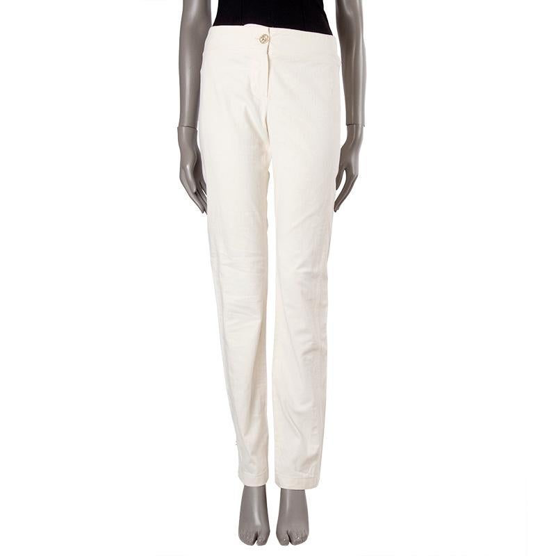 100% authentic Chanel pants in off-white cotton (95%) and polyutherane (5%) with two slit pockets in the back. Open with zipper and button on the front. Have been worn and are in excellent condition.

Measurements
Tag Size	38
Size	S
Waist From	78cm