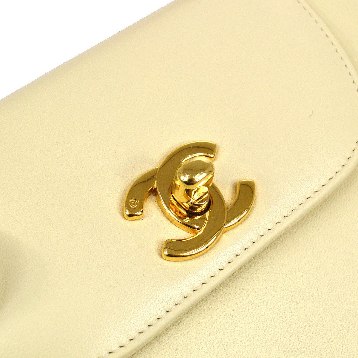 Pre-Owned Vintage Condition
From 1999 Collection
Lambskin Leather
Gold Hardware
Includes Authenticity Card
9.5