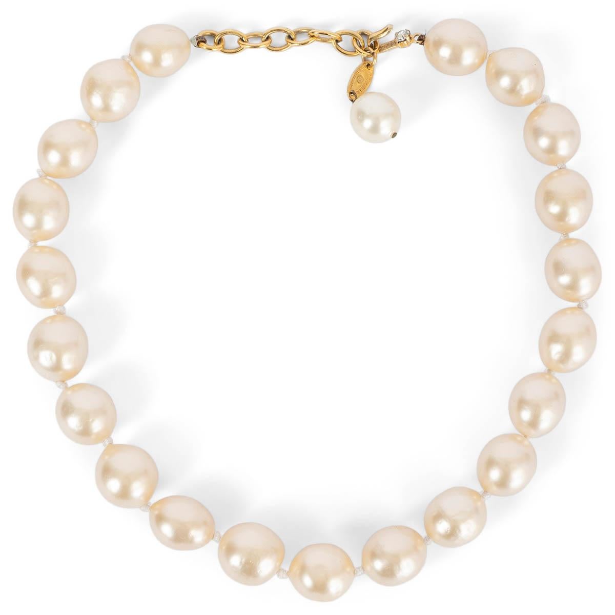 CHANEL off-white FAUX PEARL CHOKER Halskette Vintage