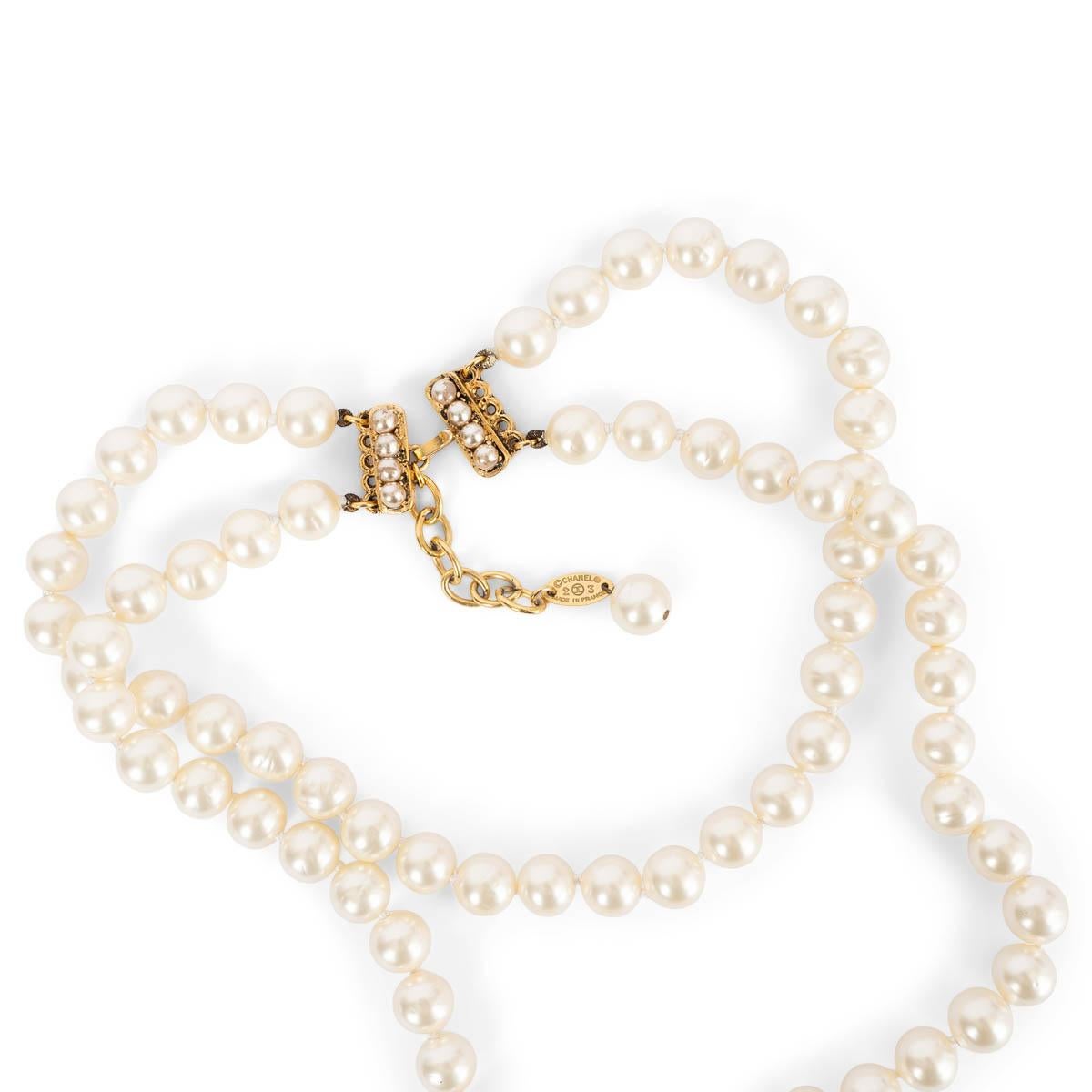 Women's CHANEL off-white FAUX PEARL DOUBLE STRAND Necklace Vintage For Sale