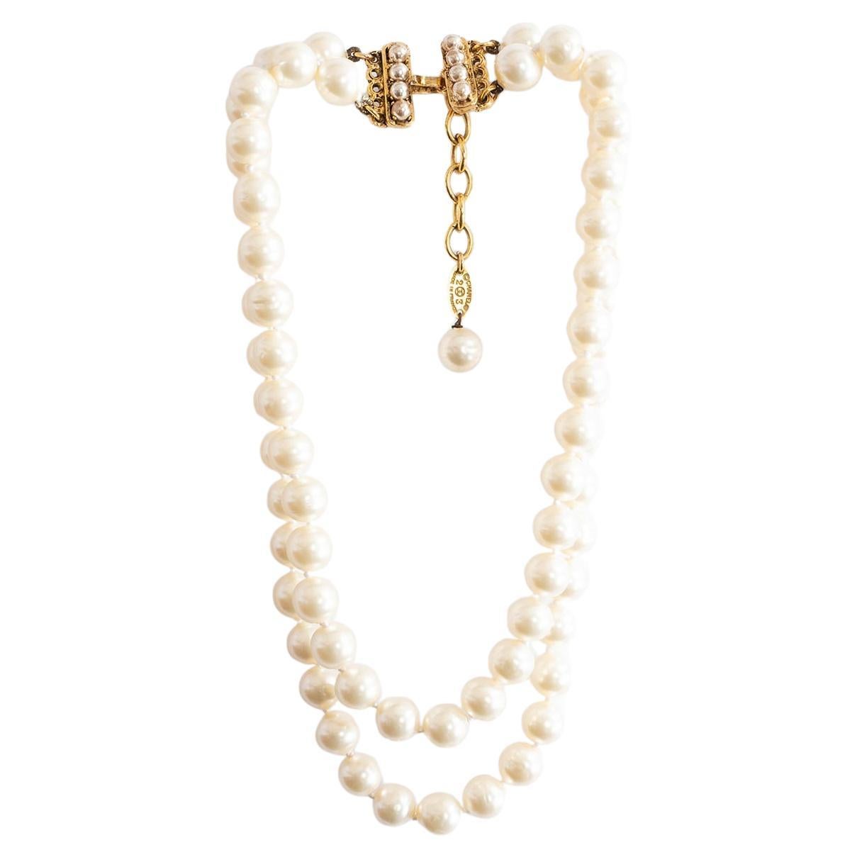 CHANEL off-white FAUX PEARL DOUBLE STRAND Necklace Vintage For Sale