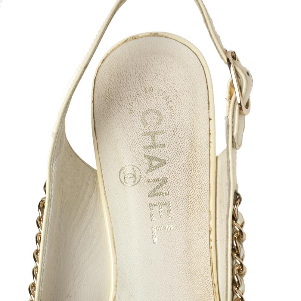 Chanel Off White Patent Leather Chain Embellishment Sandals Size 38 2