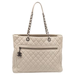 Chanel Off White Quilted Caviar Leather Front Zip Pocket Chain Tote