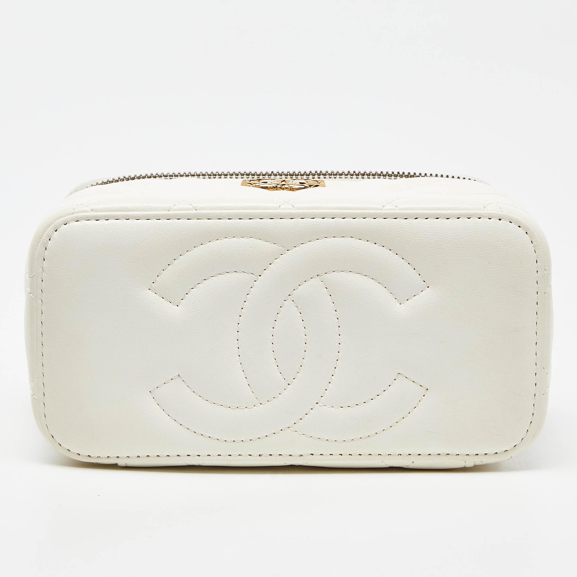 Chanel Off White Quilted Leather Vanity Case Chain Bag 3