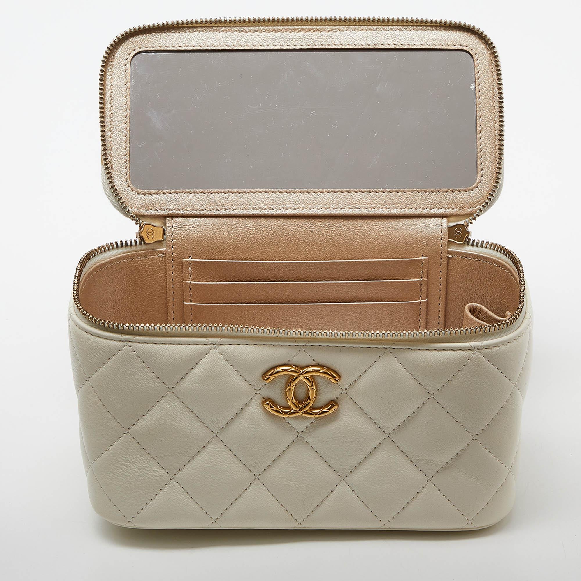 Chanel Off White Quilted Leather Vanity Case Chain Bag 4