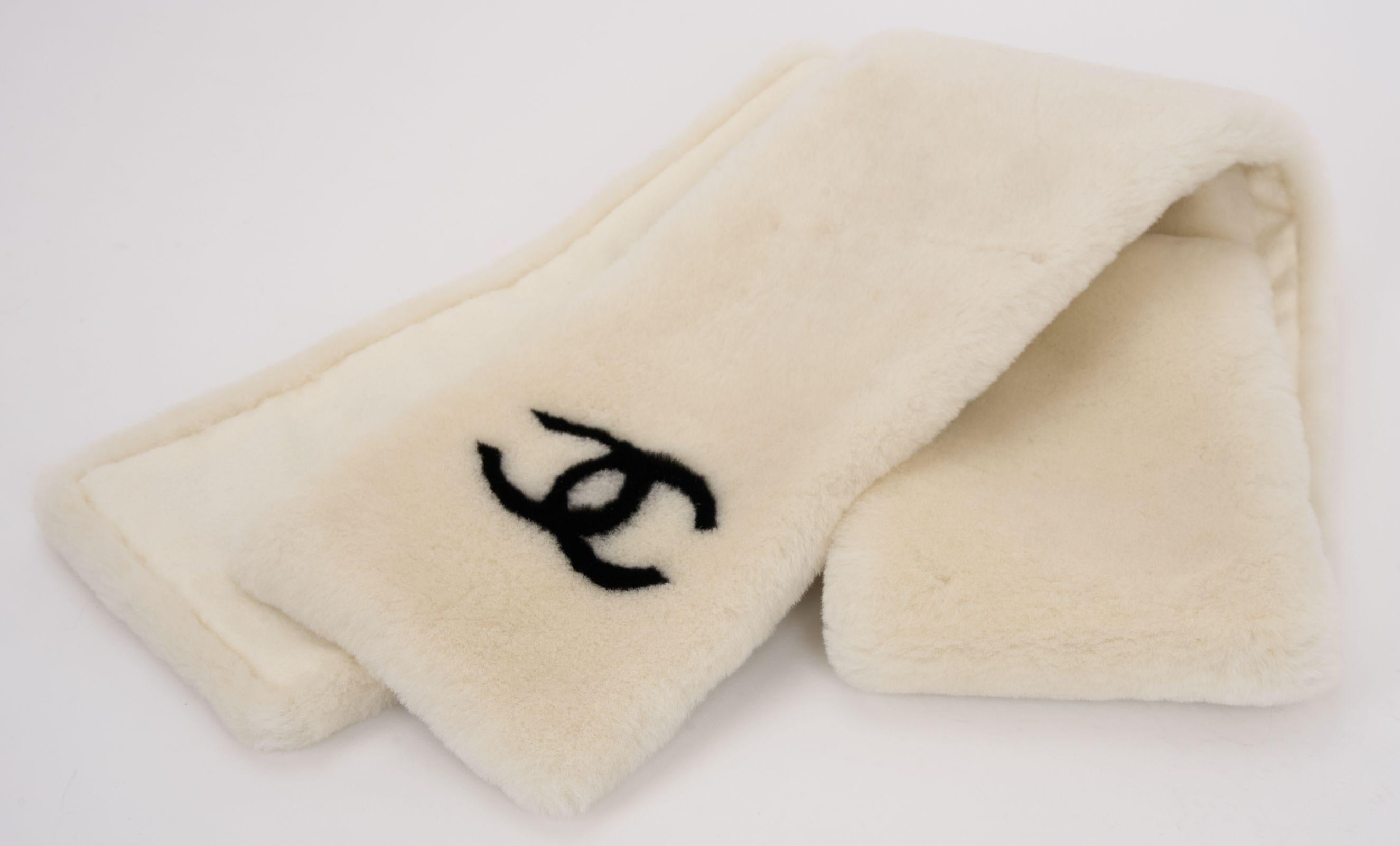 Chanel Off White Shearling Logo Scarf In New Condition For Sale In West Hollywood, CA