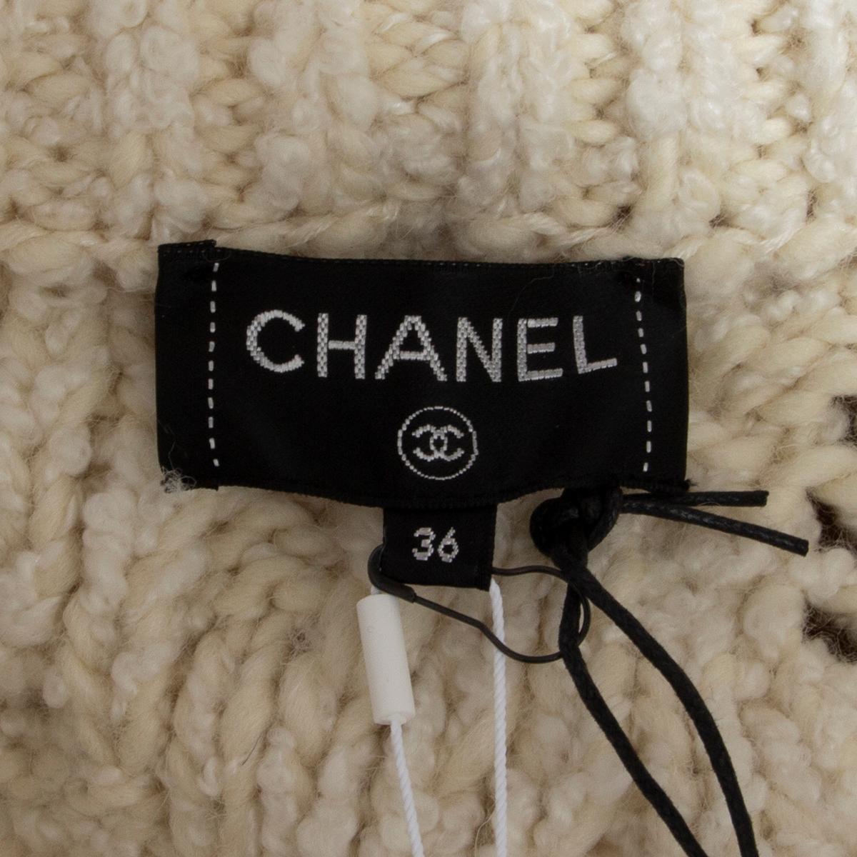 Women's CHANEL off-white wool cashmere KNITTED BOMBER Jacket 36 XS