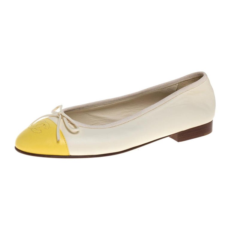 Chanel Off White/Yellow Leather CC Ballet Flats Size 37.5 at 1stDibs