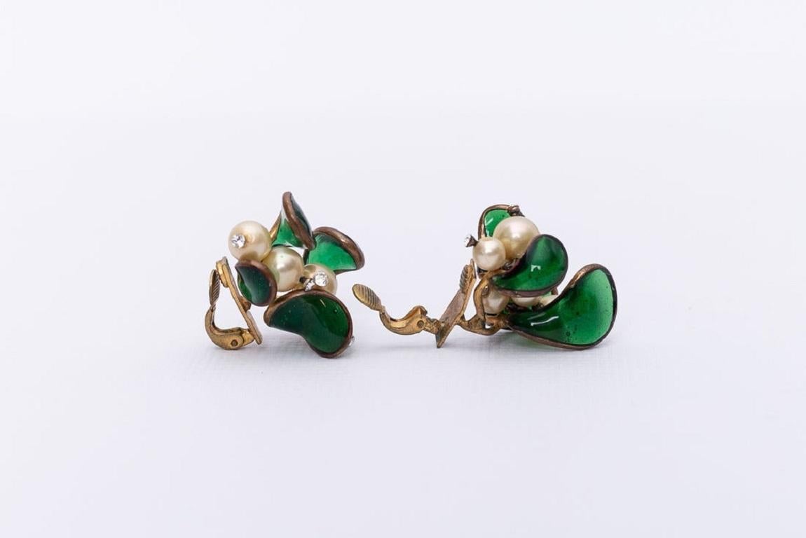 Boucles d'oreilles Chanel en métal doré ancien et pâte de verre Pour femmes en vente