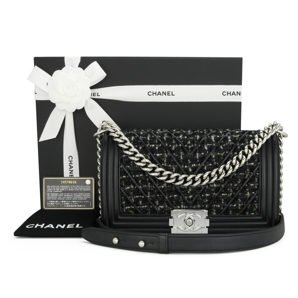 CHANEL Old Medium Chevron Boy Bag in Black Lambskin/Tweed with Shiny Silver Hardware 2017 – 17B.

This stunning bag is still in good condition, the bag still holds its original shape well, and the hardware is still very clean and shiny.

- Exterior