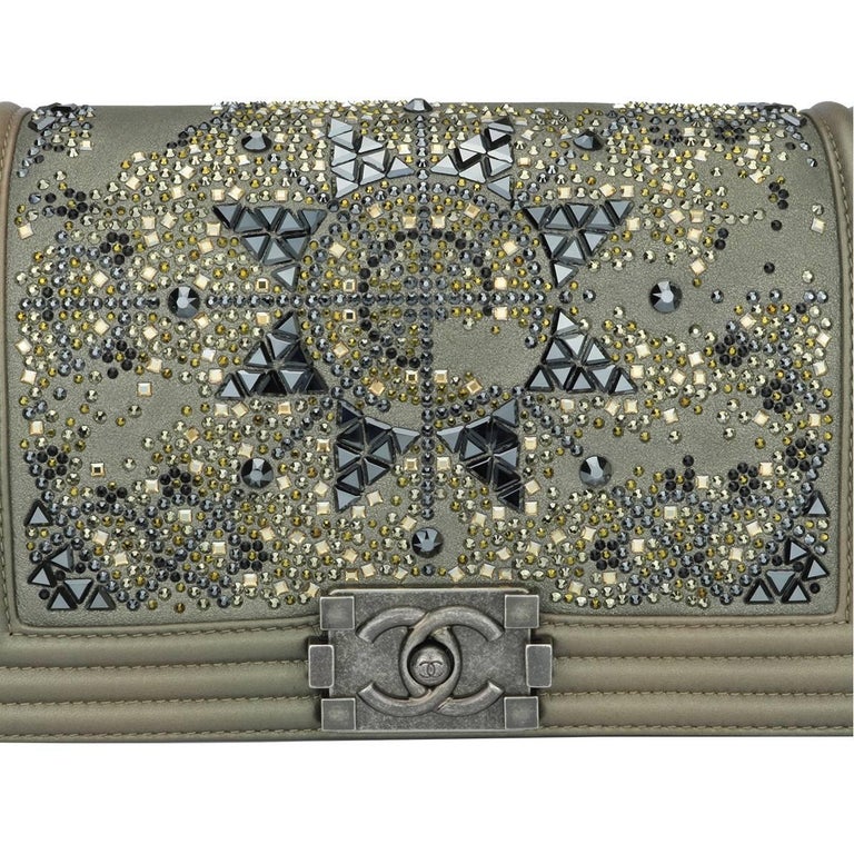 19 FLAP BAG 30 BLACK GOATSKIN RUTHENIUM HARDWARE