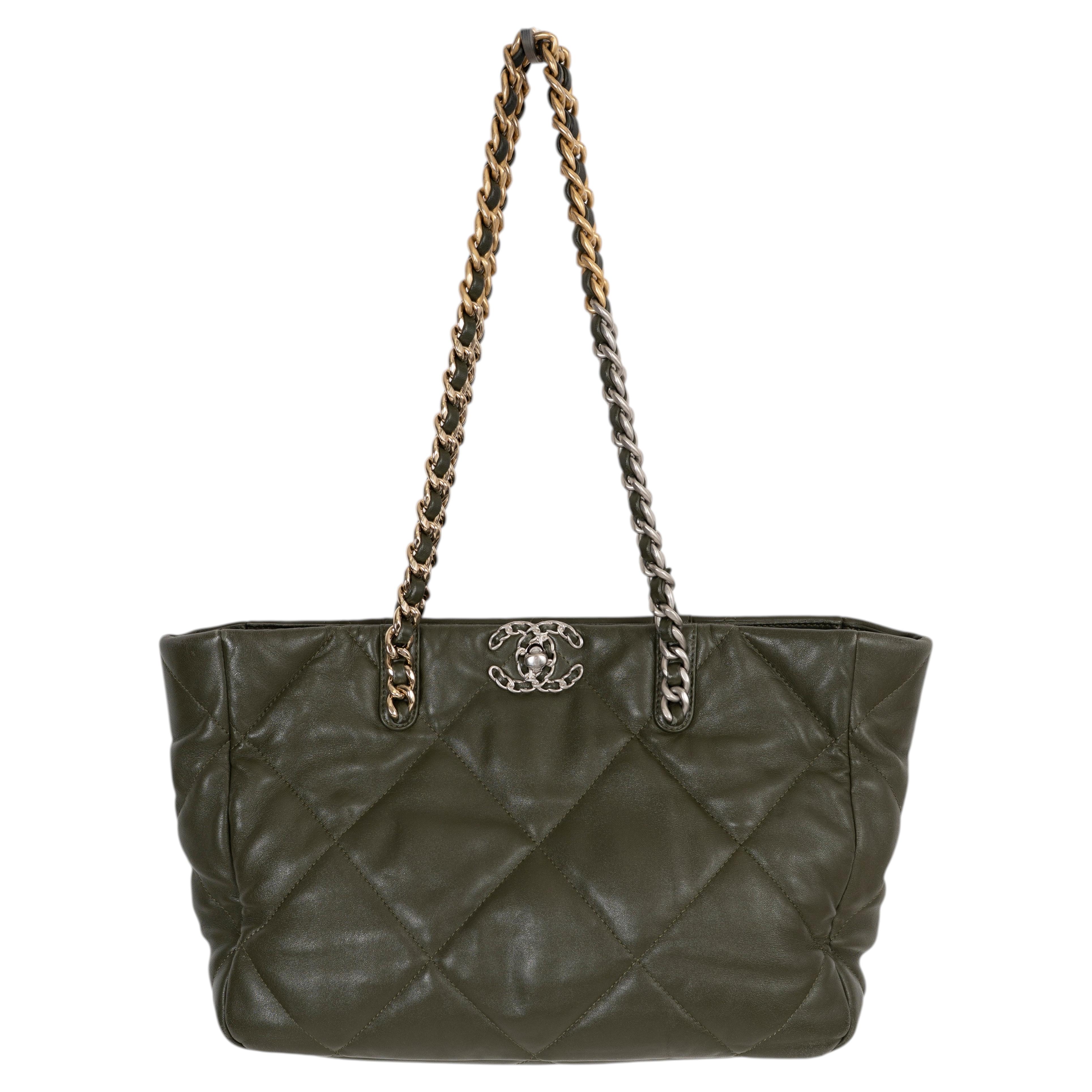Chanel borsa in pelle verde oliva 19 WEST EAST SHOPPING Tote Bag
