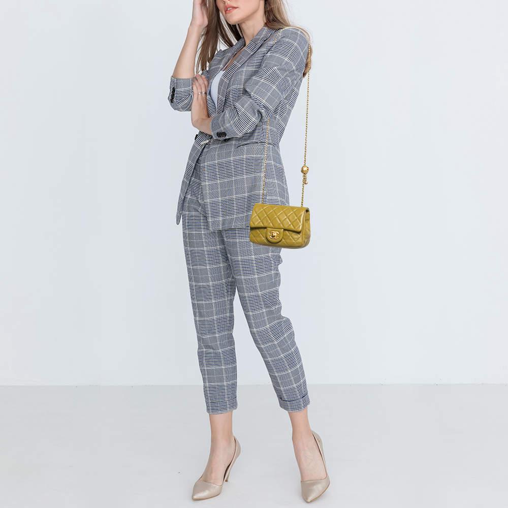 Designer bags are ideal companions for ample occasions Here we have a fashion meets functionality piece crafted with precision. It has been equipped with a well sized interior that can easily fit your small essentials.