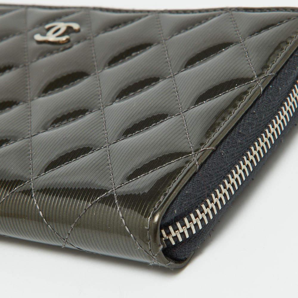 Chanel Olive Green Quilted Patent Leather Classic Zip Around Wallet For Sale 4