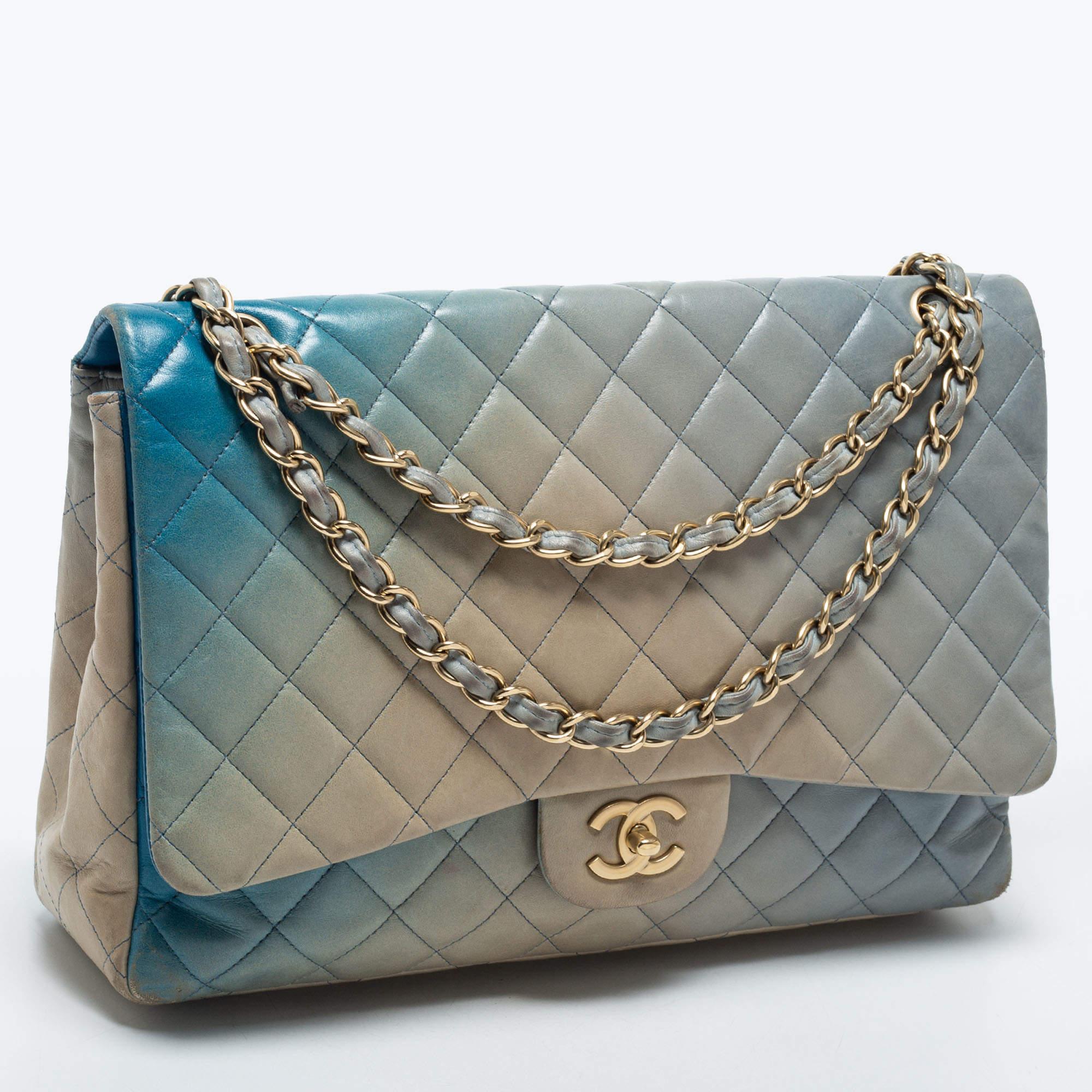 Chanel Ombre Blue Quilted Leather Maxi Classic Single Flap Shoulder Bag In Good Condition In Dubai, Al Qouz 2