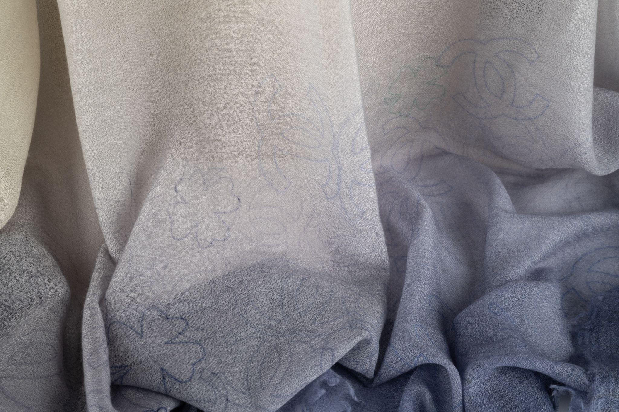 Chal Chanel Ombre Cashmere Space Nuevo Gris en venta