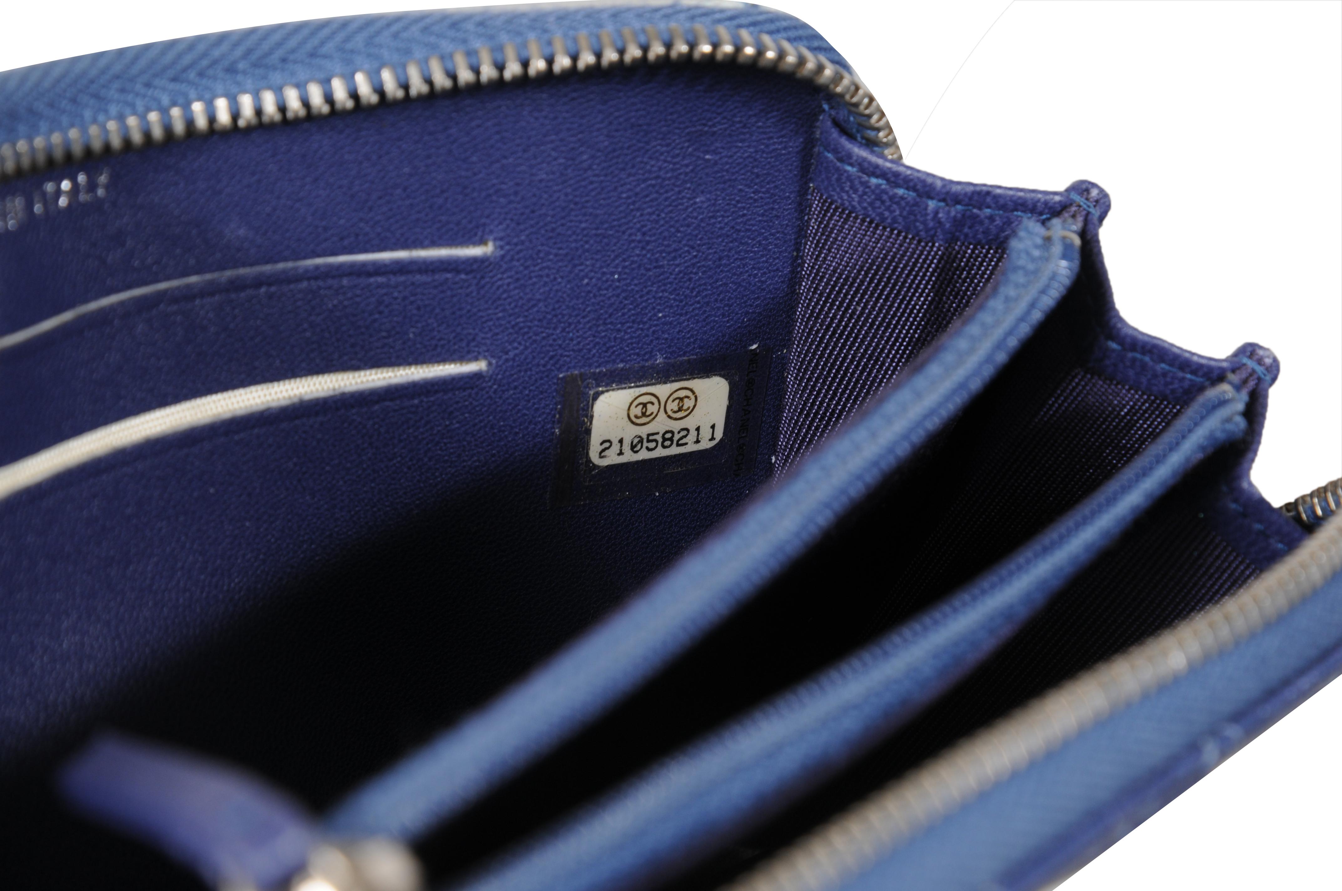 Chanel Ombre CC Zip Around Wallet Pelle di agnello trapuntata Grigio Viola Blu in vendita 6