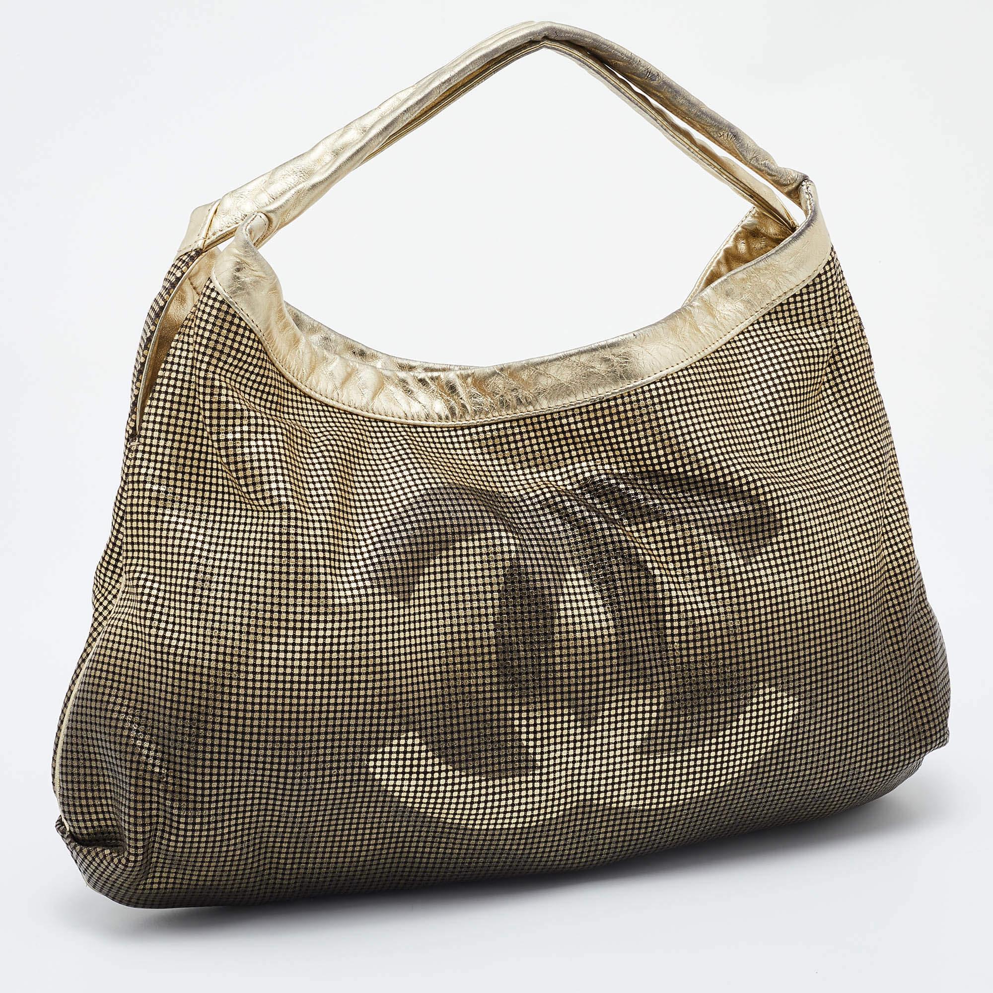 Chanel Ombre Gold Perforated Leather Hollywood CC Hobo In Fair Condition In Dubai, Al Qouz 2