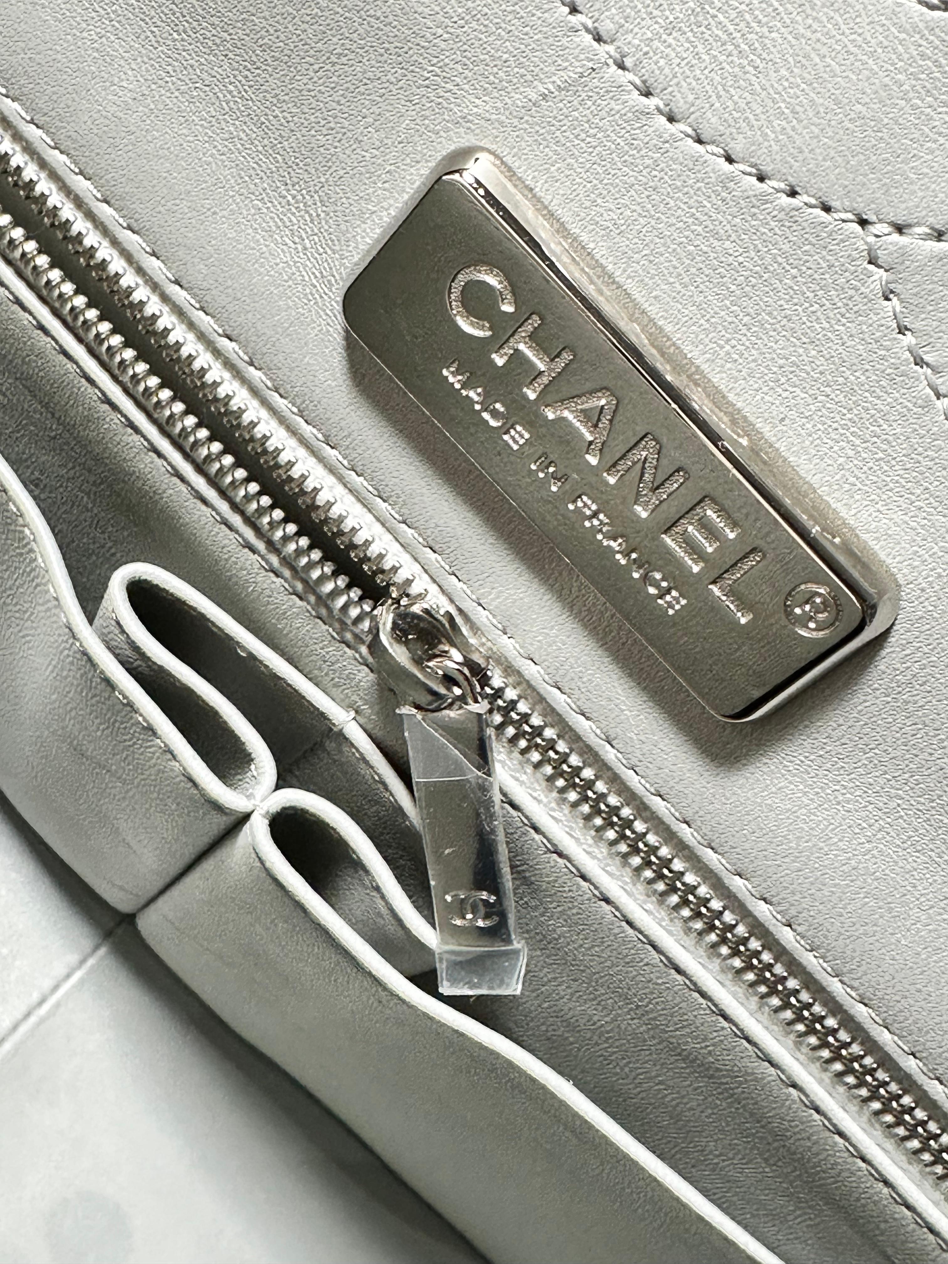 Chanel Ombre Jumbo gris à double rabat en vente 9