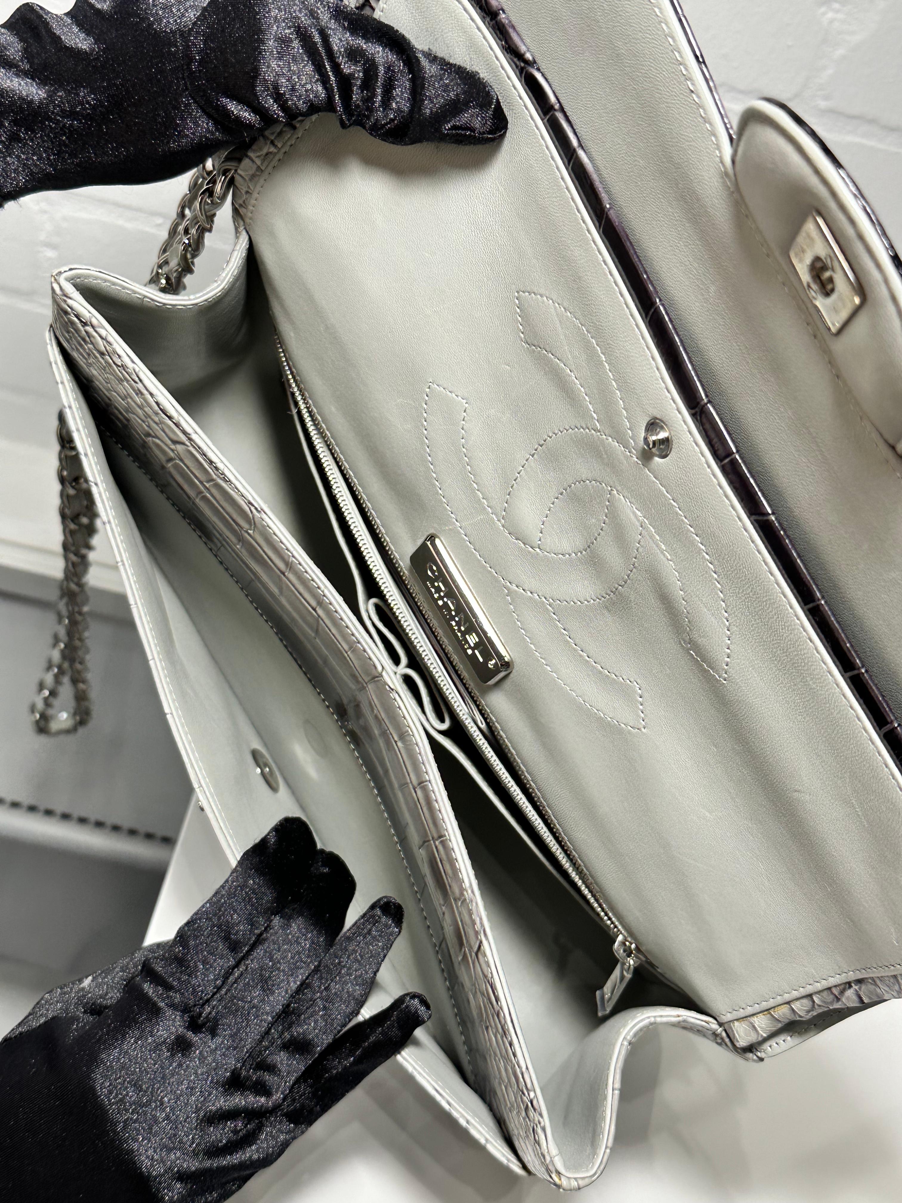 Chanel Ombre Jumbo gris à double rabat en vente 11
