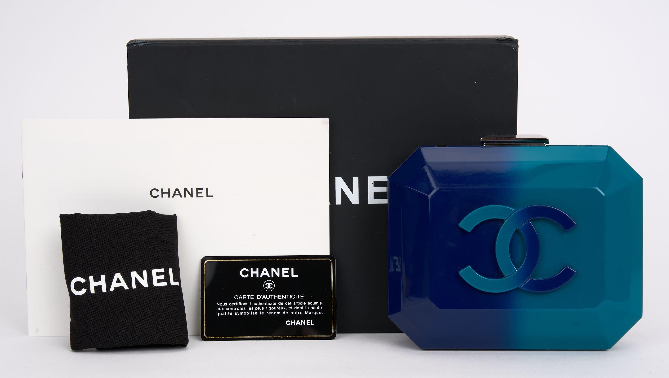 Chanel Ombre Plexiglas-Clutch an Kette im Angebot 3