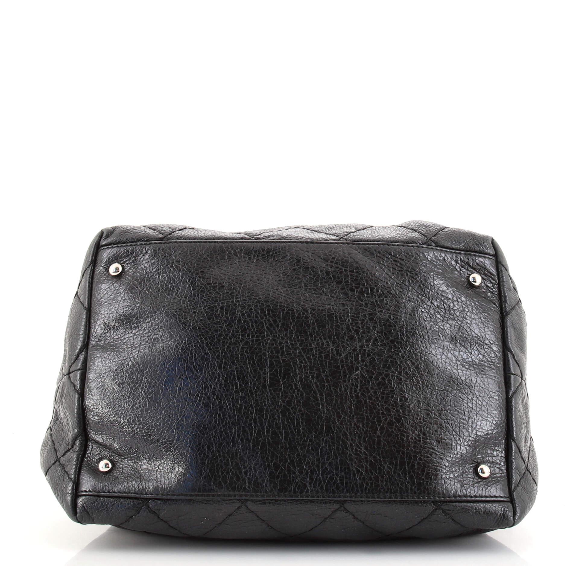 Chanel On the Road Drawstring Bucket Bag Quilted Glazed Leather In Good Condition In NY, NY
