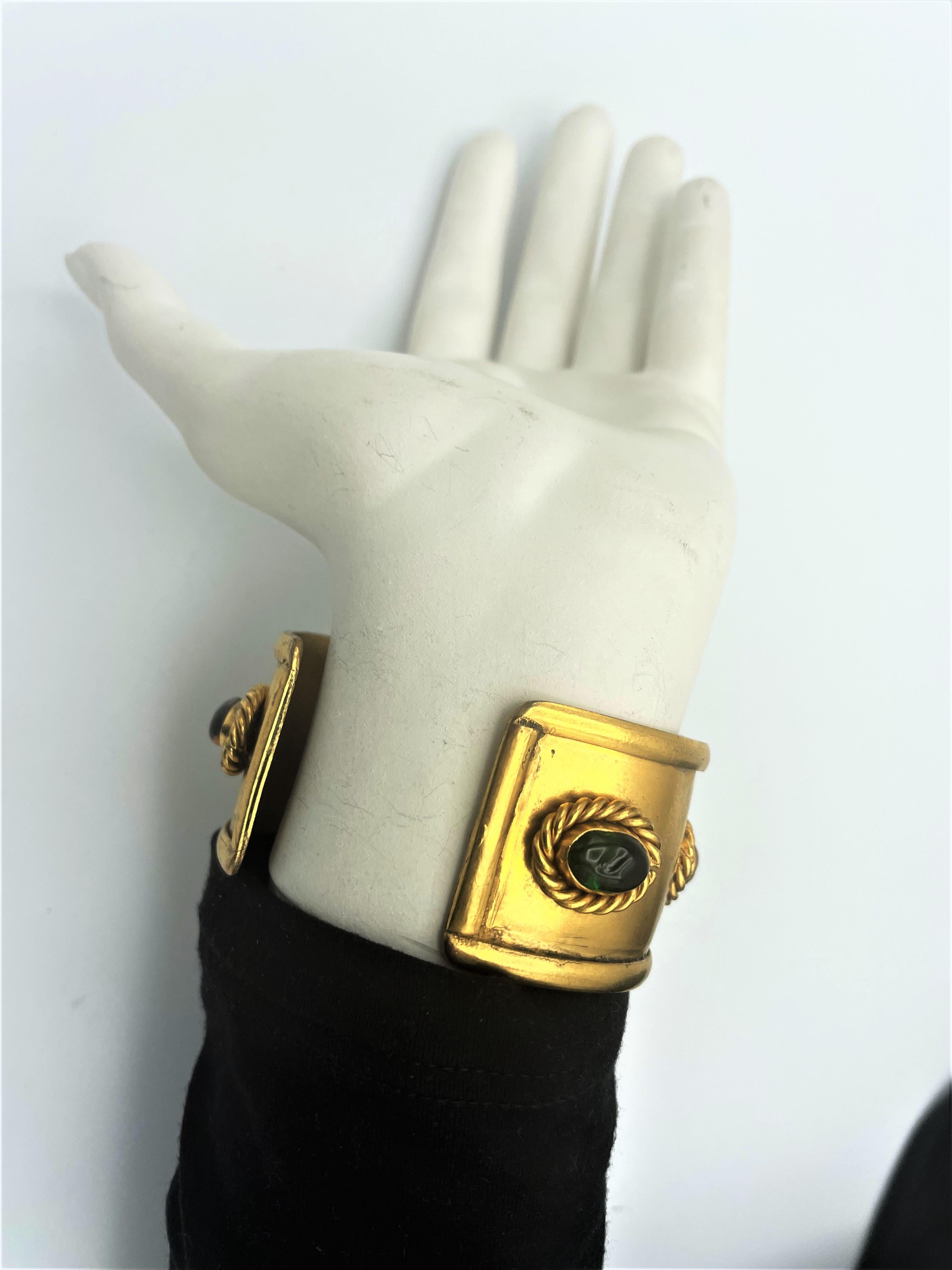 CHANEL/Cuff, open bracelet gold plated with 5 Gripoix glas rosettes 1994 A  For Sale 2