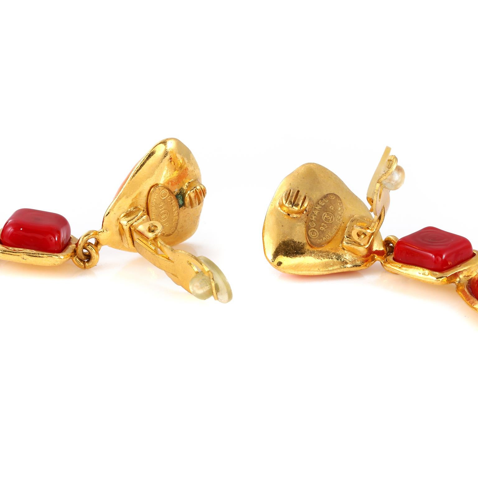 Chanel Orange and Red Gripoix Dangle Earrings In Good Condition In Palm Beach, FL