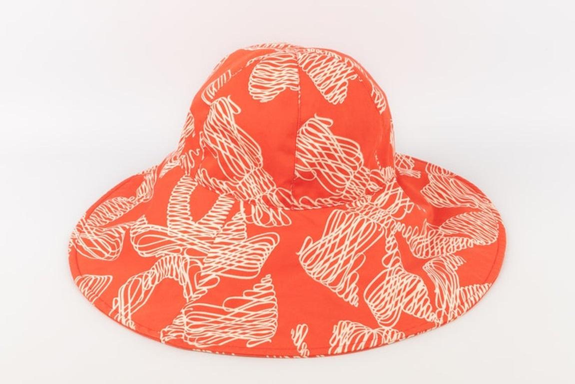 Chapeau Chanel orange et blanc en coton Pour femmes en vente