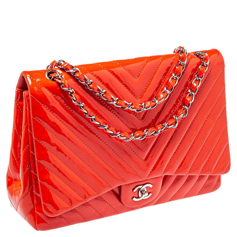 Chanel Orange Chevron Patent Leder Maxi Classic Einzelne Klappe Tasche (Rot)