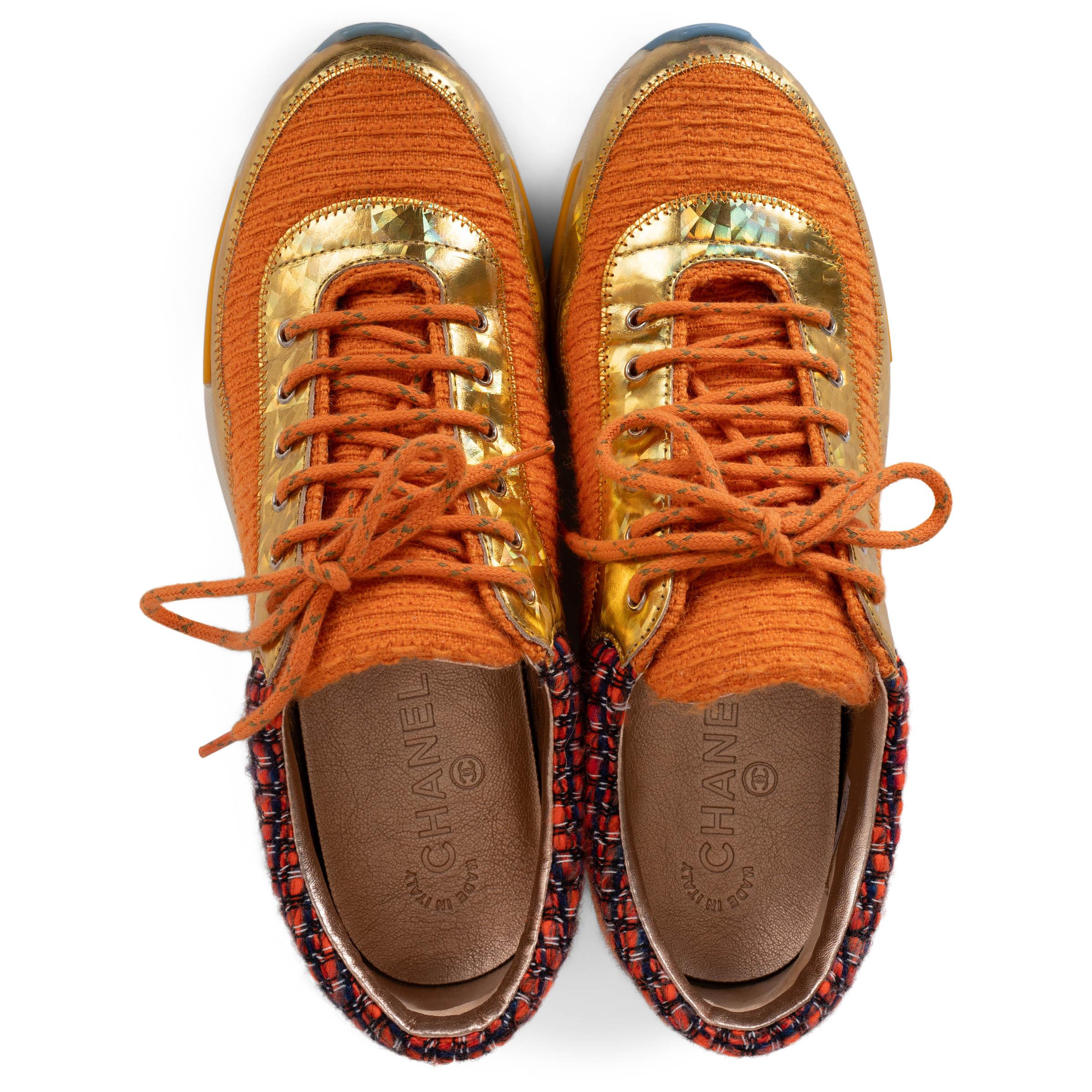 Chaussures Baskets CHANEL orange et or 14 carats SUPERMARKET TWEED 39 1
